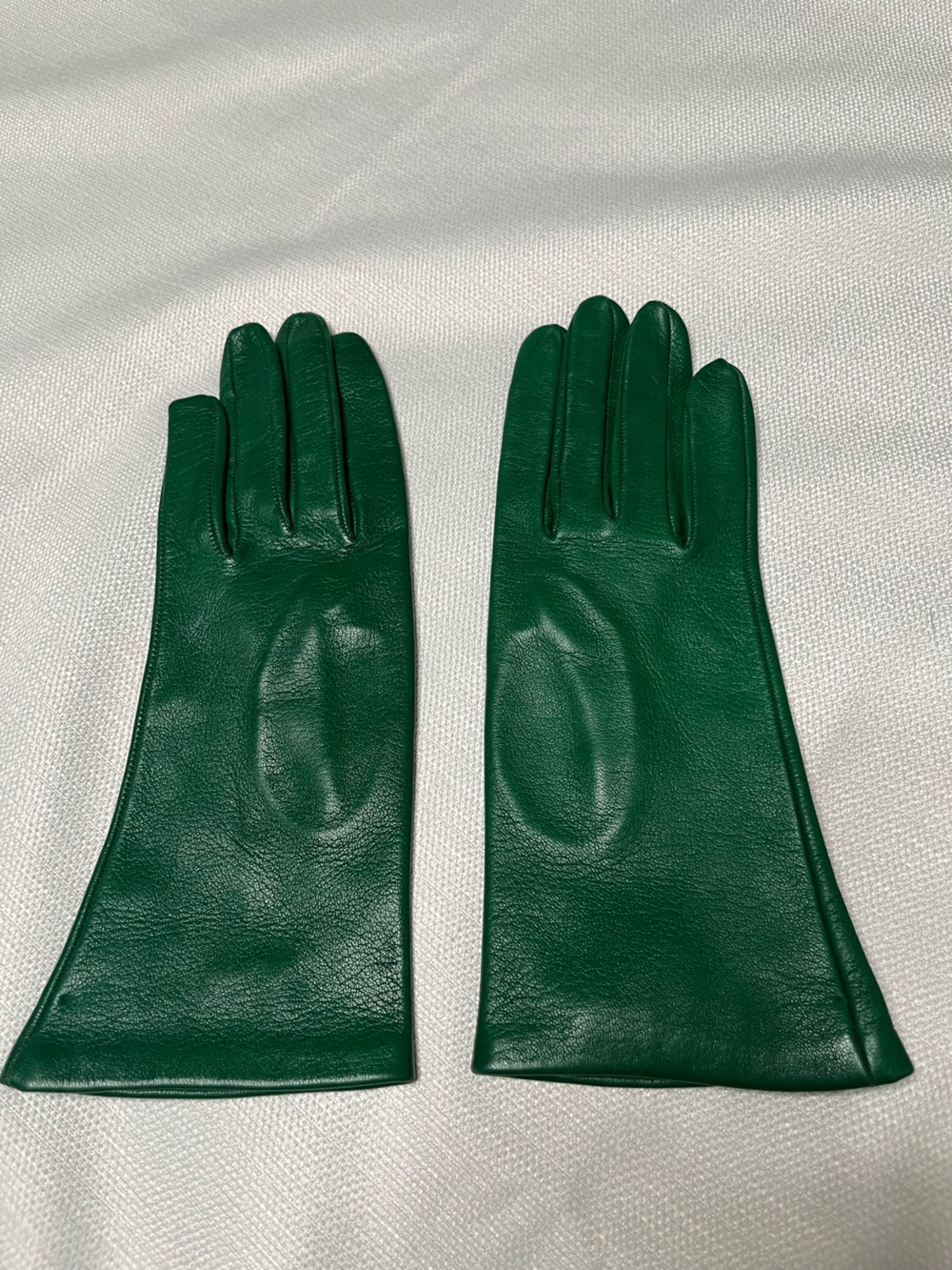 Saks Fifth Avenue Emerald Green Leather Gloves Old Money Luxury 100% Silk Lining